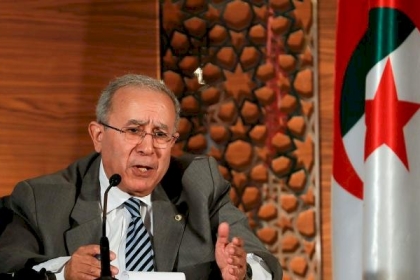 عبر عن تفاؤله..وزير خارجية الجزائر: عملية المصالحة الفلسطينية انطلقت