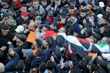 تقرير: فصائل ومؤسسات فلسطينية  تدين عملية اغتيال قوة "إسرائيلية" ثلاثة شبان في نابلس