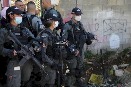 الاحتلال يحشد عشرات الجنود قرب خيام المواطنين بالأغوار الشمالية