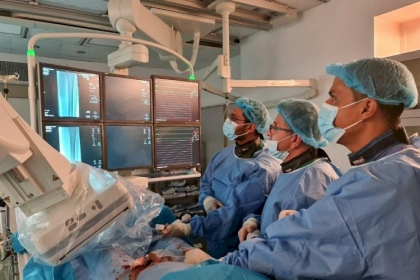 قسم الأوعية الدموية في المستشفى الأوروبي ومستشفى القدس يجري عشرات العمليات الجراحية على الأوعية الدموية