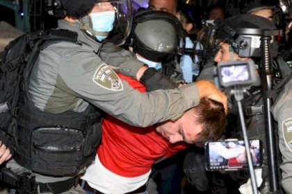 القدس: إصابات في اعتداءات للاحتلال على الأهالي والمتضامنين في الشيخ جراح