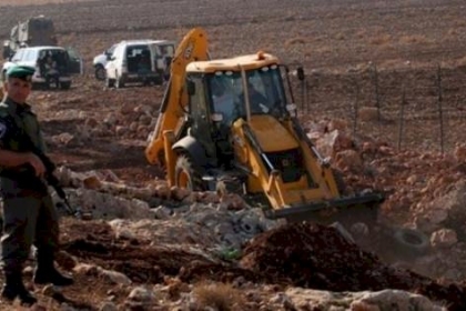 الاحتلال يستولي على جرافة في عزون شرق قلقيلية