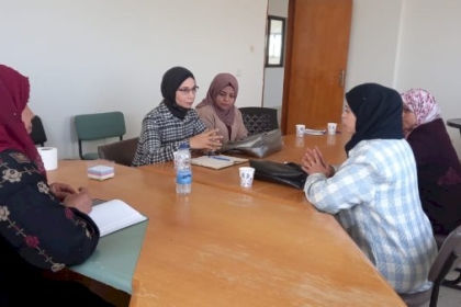 لجنة المرأة بمحافظة رفح تنفذ زيارة للعاملات في جمعية مربيات الاغنام الحلوب التعاونية الزراعية