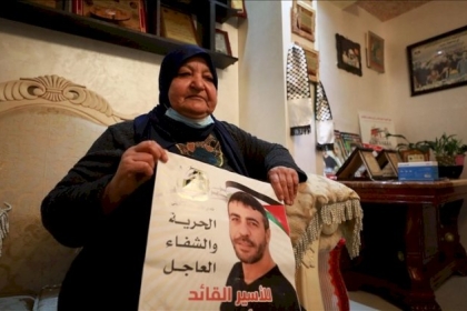 عائلة الأسير أبو حميد تطالب بالإفراج عن ناصر قبل استشهاده