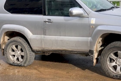 الداخل المحتل: اعطاب إطارات مركبات وخط شعارات عنصرية في جلجولية