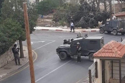 القدس: الاحتلال يغلق حاجز بيت إكسا ويمنع الدخول والخروج من القرية