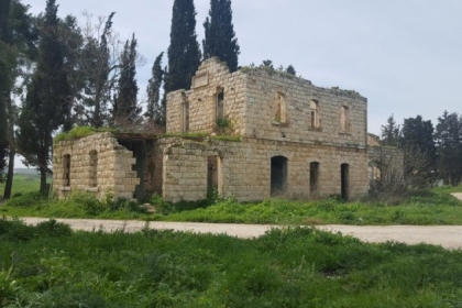 نابلس: مستوطنون يقتحمون منطقة المسعودية الأثرية