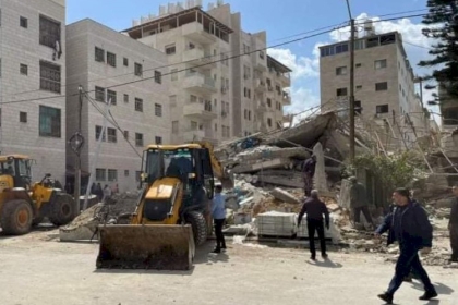 مصرع عاملين وإصابة آخر جراء انهيار مبنى قيد الانشاء في مدينة طولكرم