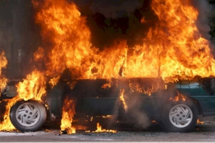 مستوطنون يحرقون أربع مركبات في جالود جنوب نابلس