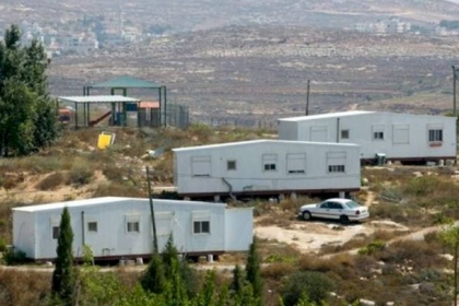 نابلس: مستوطنون ينصبون "كرافانين" في أراضي قريوت