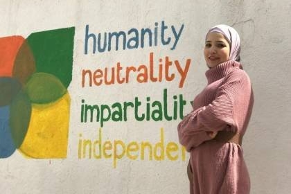 معلمة في مدارس الأونروا بالاردن تفوز بجائزة "معلم الأرض"