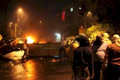 بيت لحم: إصابات بالاختناق بمواجهات مع الاحتلال في قرية حوسان