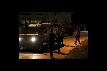 اصابة عامل فلسطيني بقنبلة صوت في وجهه جنوب الخليل