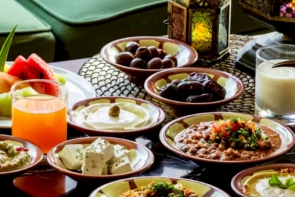 7 أطعمة لا تبعدها عن مائدة السحور في رمضان