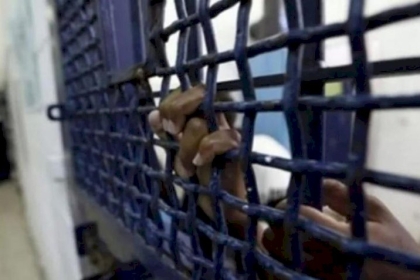 الأسرى الإداريون يقاطعون محاكم الاحتلال لليوم 101