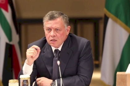 العاهل الأردني يُحذّر من مخاطر اشتعال الأوضاع في فلسطين