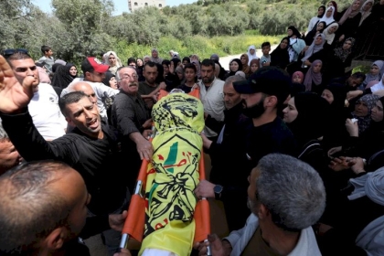 جماهير غفيرة في جنين تشيع جثمان الشهيد لطفي لبدي