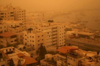 عاصفة رملية تضرب فلسطين وتستمر حتى الثلاثاء