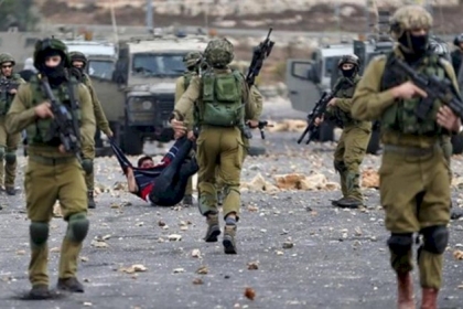 "هيئة الأسرى": الاحتلال يعتدي بالضرب على الشاب محمد عرمان أثناء اعتقاله