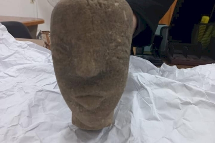 بالصور: السياحة والآثار بغزة تعلن اكتشاف تمثال كنعاني
