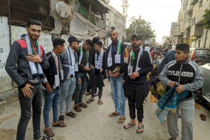 محدث...صور: الشبيبة الفتحاوية بساحة غزة تهنئ المصلين بعيد الفطر المبارك