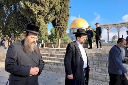 عشرات المستوطنين يقتحمون "الأقصى" بحماية شرطة الاحتلال