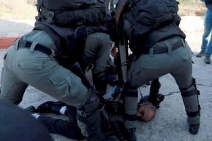 الاحتلال يعتقل 7 مواطنين من القدس بينهم خمسة أطفال