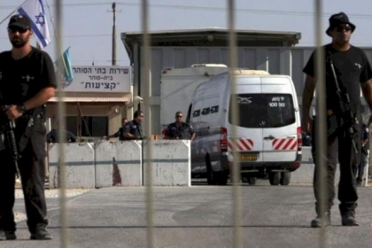 الاحتلال يفرج عن أسير مقدسي وعدد من معتقلي الأقصى