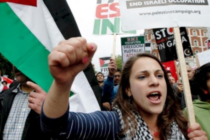 الآلاف في لندن يتظاهرون تنديدا بجرائم الاحتلال