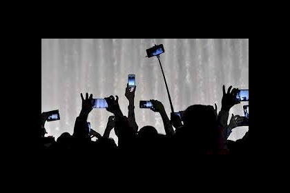 "الإحصاء" و "الاتصالات": أكثر من 4 مليون اشتراك فعال في الاتصالات الخلوية المتنقلة في فلسطين