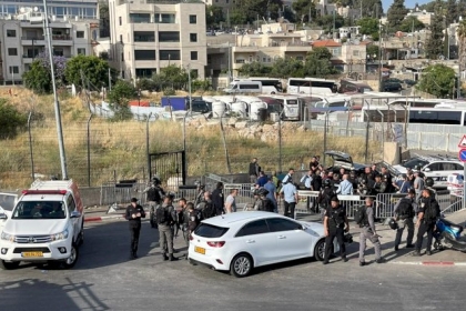 الاحتلال يستولي على مركبات في مسافر يطا