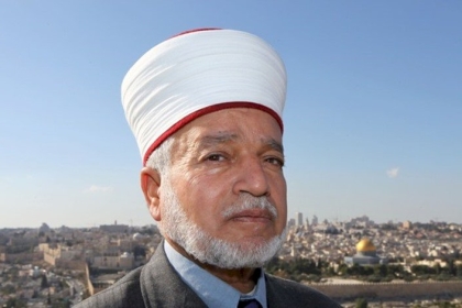 المفتي العام: إزالة أجزاء من درج الحرم الإبراهيمي "جريمة تهويدية عنصرية"