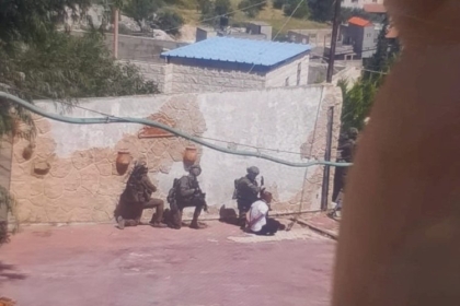 قوات الاحتلال تقتحم مخيم جنين وتحاصر أحد المنازل