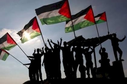 دعوات لرفع العلم الفلسطيني في كافة محافظات الوطن