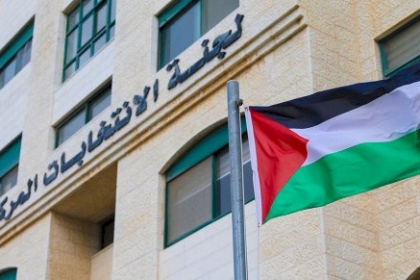 لجنة الانتخابات المركزية توضح أسباب فتح التسجيل للناخبين الجدد