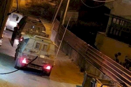 ثلاث إصابات بالرصاص والعشرات بالاختناق خلال مواجهات مع الاحتلال في مخيم العروب