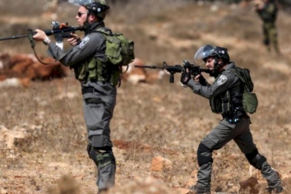 بالفيديو..إصابة طفل ووالده برصاص قوات الاحتلال التي نصبت كمينًا قرب رام الله