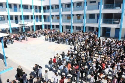 لجنة اللآجئين بساحة غزة تهنئ الطلاب الناجحين بمدارس "أونروا"