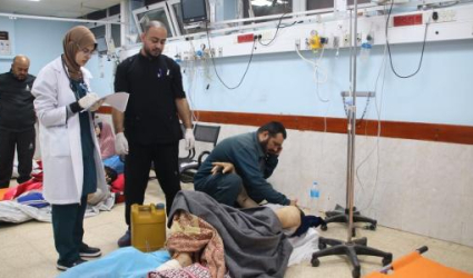 مدير الإغاثة الطبية: انهيار متسارع للقطاع الصحي في غزة وسط نقص حاد بالكوادر والأجهزة