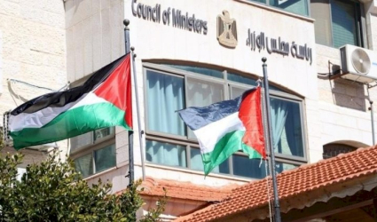 الحكومة تحذّر من وقف مساعدات غزة وتعلن تجهيز 23 مركز إيواء