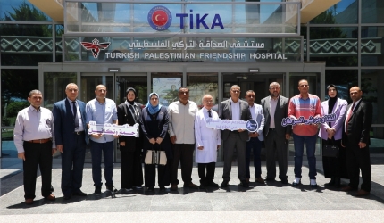 قيادة حركة فتح بساحة غزة تشارك في حملة دعم مرضى السرطان بزيارة المستشفى التركي الفلسطيني