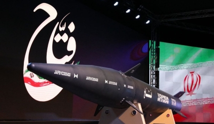 صاروخ إيران الجديد "فتّاح".. "400 ثانية إلى تل أبيب"