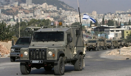 طولكرم: الاحتلال يقتحم لجنة الزكاة المركزية ويعتقل عمالاً من غزة
