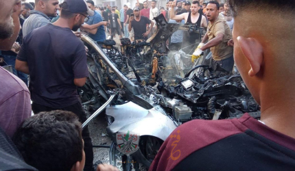 شهيدان في غارة إسرائيلية استهدفت سيارة مدنية وسط مدينة غزة عصر اليوم