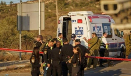 مستشفى إسرائيلي: الأطباء يصارعون لإنقاذ حياة نجل السفير المصاب بعملية دهس رام الله
