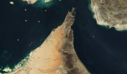 ترامب ينشر خريطة لمضيق هرمز ويطلق عليه اسمه