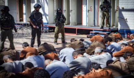 إصابة أسير بحروق في قدمه وآخر بانهيار عصبي جراء قمع في سجن جانوت