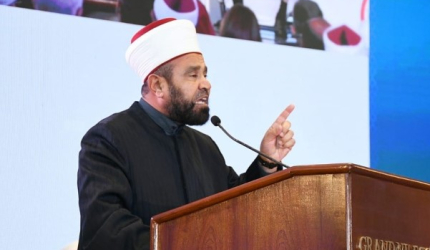 وزير الأوقاف محمد نجم يقدّم استقالته ورئيس الوزراء يقبلها