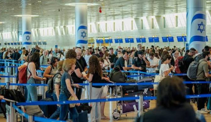 صحيفة عبرية: هجرة قياسية للإسرائيليين تُهدد الاقتصاد قبيل الانتخابات