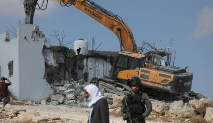 الاحتلال يخطر بهدم منزل شمال غرب رام الله